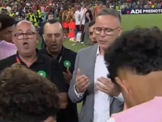 Fas, Hollanda'yı penaltılarda eledi: Dua ederek kenetlendiler, kazanınca secdeye gittiler!