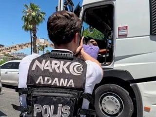 Adana'da 1.8 milyon uyuşturucu hap ele geçirildi