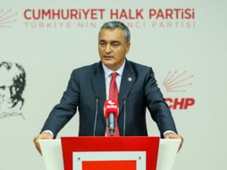 CHP'de 26 il başkanı görevden alındı