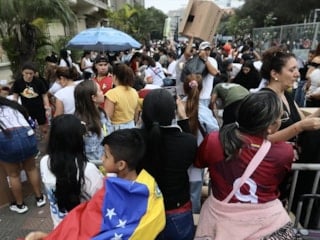 Venezuela'da deprem sonrası yardım kampanyaları sürüyor
