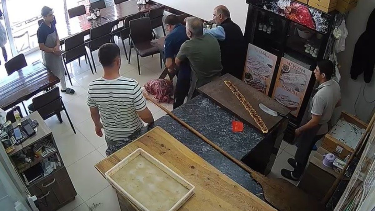 Konya'da lokanta sahibi Heimlich manevrasıyla müşterisini kurtardı
