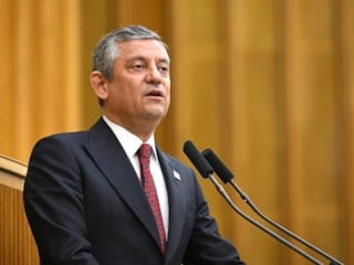 Bu kaçıncı şikayet! Özgür Özel yine Batı medyasına yazdı