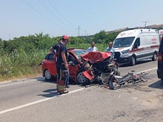 Balıkesir'de iki otomobilin çarpıştığı kazada bir kişi hayatını kaybetti