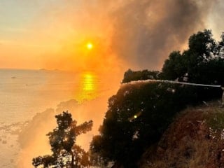 İstanbul Büyükada'daki bir plajda yangın