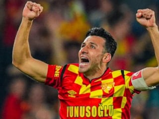 İsmail Köybaşı futbolu bıraktı, Göztepe’de yeni görev aldı