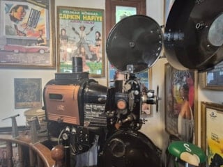 Eskişehir'de 98 yıllık sinema makinesi zamana meydan okuyor