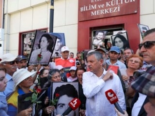 Sivas Madımak Katliamı'nın yıl dönümünde vatandaştan Özgür Özel'e tepki
