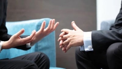 Yalan söyleyenler kendini böyle ele veriyor! İşte en sık kurulan 10 cümle