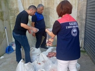 Sakarya'da 5,5 ton etiketsiz et ürünü imha edildi