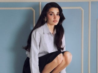Hande Erçel yeni fotoğraflarıyla sosyal medyayı salladı: 'Üzmek tehlikeli ve yasaktır'