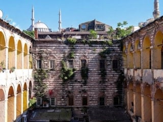 300 yıldır ayakta: Hem turistlerin hem dizi yapımcılarının gözdesi oldu