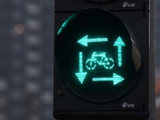 Trafik ışıklarına eklendi: Dörtlü yeşil ok görürseniz...