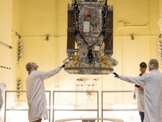 NASA, düşmekte olan uzay teleskobunu kurtarmak için operasyon başlattı