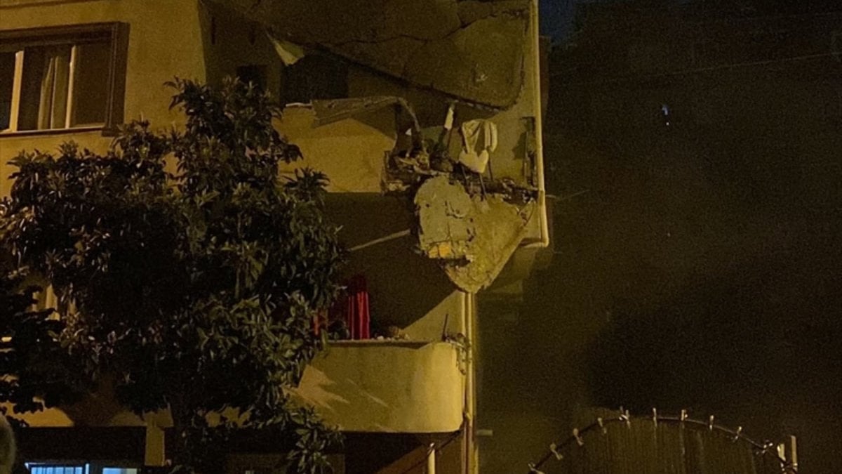 Küçükçekmece'de bina giriş katı çöktü, tahliye yapıldı