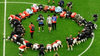Mısırlı futbolcuların kutlaması secdeye giderek oldu