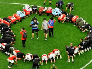 Mısırlı futbolcuların kutlaması secdeye giderek oldu