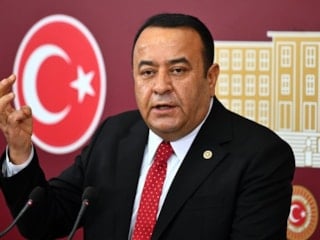 Ankara Milletvekili Adnan Beker, CHP'den  istifa etti