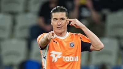 Başakşehir, Shomurodov'un bonservisini aldı