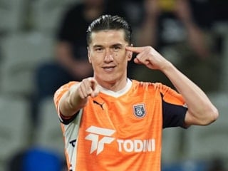 Başakşehir, Shomurodov'un bonservisini aldı