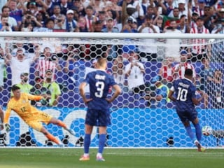Paraguay'ı tek golle geçen Fransa çeyrek finale yükseldi