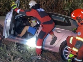 Muğla'da kanala uçan otomobilin sürücüsü yaralandı