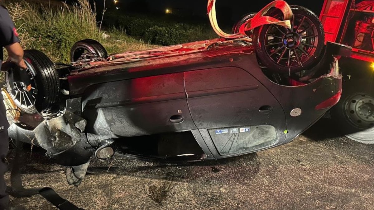 Adana'da Sulama Kanalına Devrilen Otomobilin Sürücüsü Hayatını Kaybetti