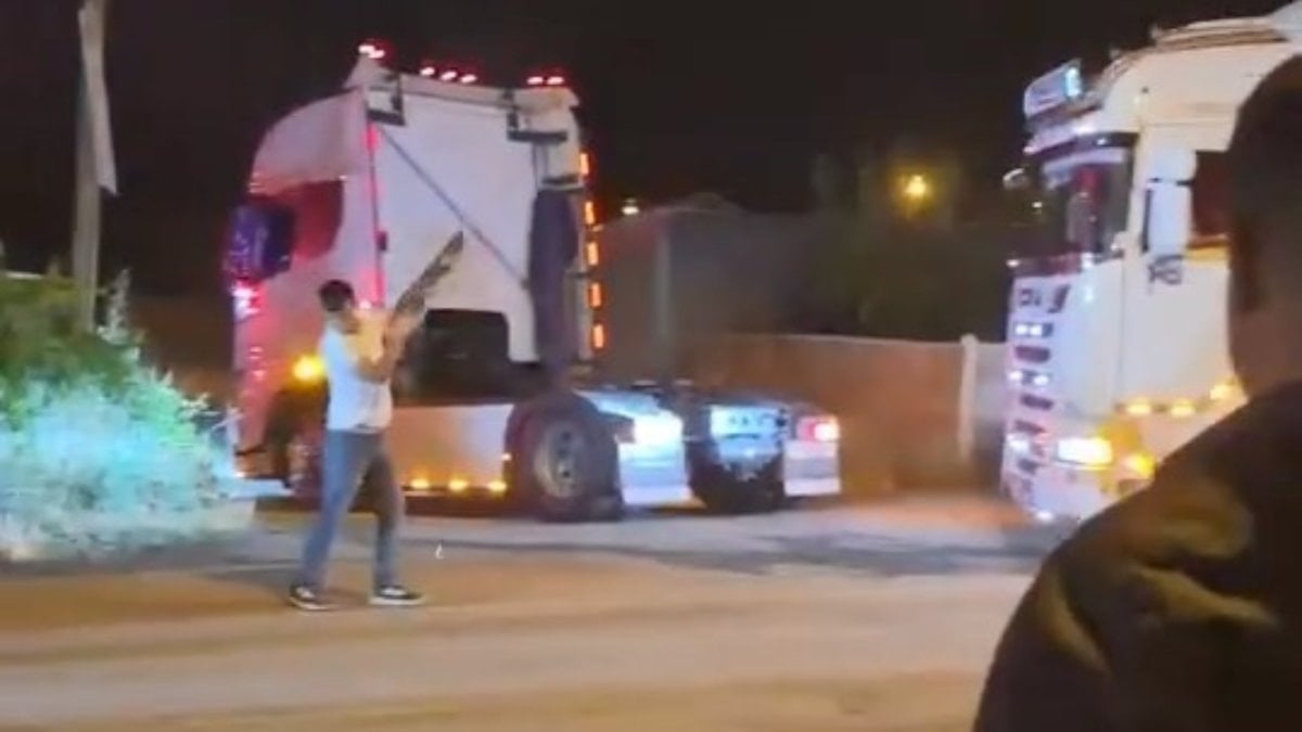 Elazığ'da Düğün Konvoyunda Pompalı Tüfekle Havaya Ateş Açıldı