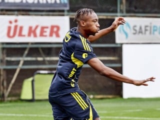 Fenerbahçe, Dorgeles Nene'yi kampa çağırdı