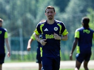 Fenerbahçe, Mert Hakan Yandaş'la sözleşme uzattı