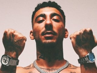 Rapçi Uzi'nin yeni dövmesinin boyutu dikkat çekti: Tüm bacağını kapladı