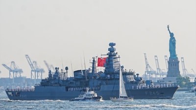 TCG Oruçreis, ABD'nin 250. kuruluş yılı törenlerinde Türkiye'yi temsil etti