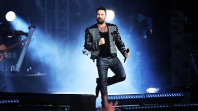 Megastar Tarkan imaj değiştirdi
