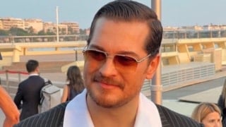 Çağatay Ulusoy, sevgilisi Aslıhan Malbora ile düğünde! Aşk kareleri beğeni topladı