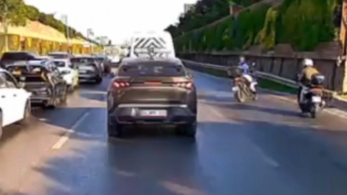 Maltepe'de iki motosiklet çarpıştı