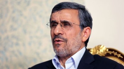 Ahmedinejad aylar sonra yeniden ortaya çıktı: Hamaney'in cenaze törenine katıldı