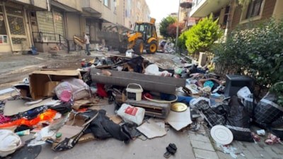 İstanbul'da cezaevinde olduğu için 7 ay kira ödemedi: Ev sahibi eşyaları dışarı attı