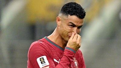Cristiano Ronaldo, İspanya yenilgisinin ardından gözyaşlarını tutamadı