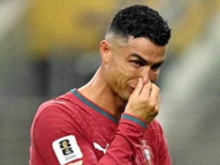 Cristiano Ronaldo, İspanya yenilgisinin ardından gözyaşlarını tutamadı