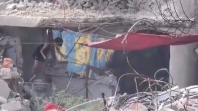 Gazze'de çocuk olmanın zorluğu: Yıkıntılar arasında oyun