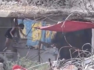 Gazze'de çocuk olmanın zorluğu: Yıkıntılar arasında oyun
