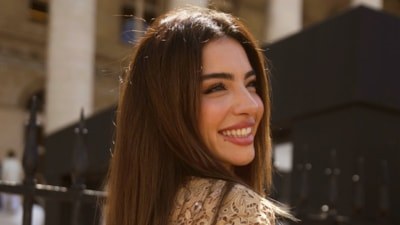 Melisa Aslı Pamuk Paris Moda Haftası’nda! Esmer güzele yorum yağdı
