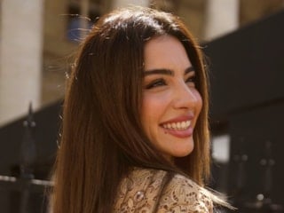Melisa Aslı Pamuk Paris Moda Haftası’nda! Esmer güzele yorum yağdı