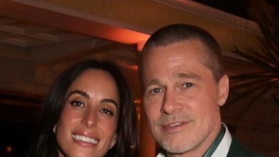 Brad Pitt sevgilisiyle poz verdi! 29 yaş küçük
