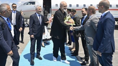 Arnavutluk Başbakanı Edi Rama NATO Zirvesi için Ankara'da: Kıyafeti dikkat çekti