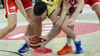 Basketbol ayakkabıları neden gıcırdar? Sadece sürtünme değil…