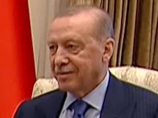Trump 'CAATSA kalkacak' dedi: Erdoğan'ın gülümsemesi dikkat çekti