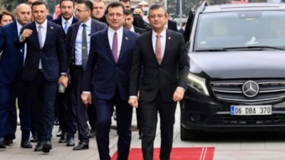 Özgür Özel'in zabıtaları selamladığı anlar yeniden gündem oldu