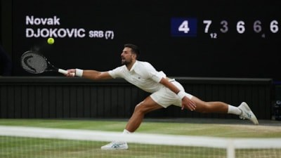 Novak Djokovic, Wimbledon'da yarı finale çıktı