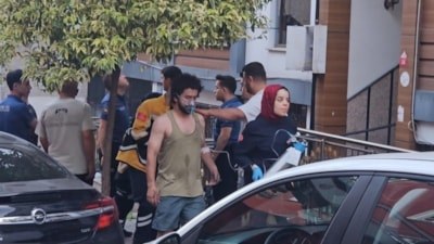 İstanbul'da 5 katlı binada çıkan yangında 7 kişi kurtarıldı