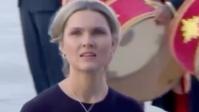 İzlanda Başbakanı Frostadottir, Cumhurbaşkanlığı Külliyesi'nden gözlerini alamadı